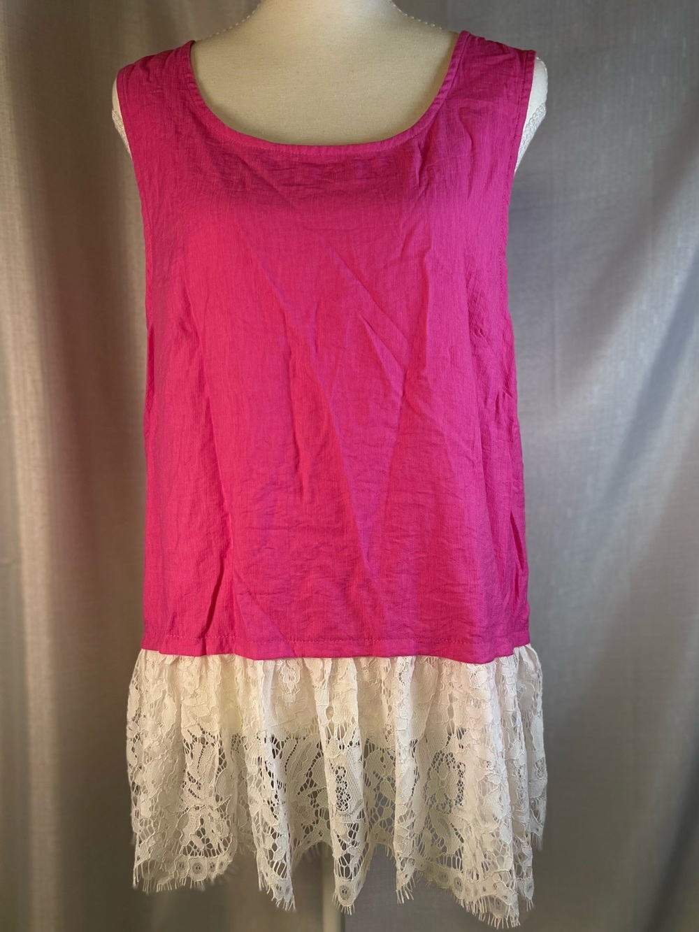 Women’s Sleeveless Pink Lace-Hem Tank Top Size L